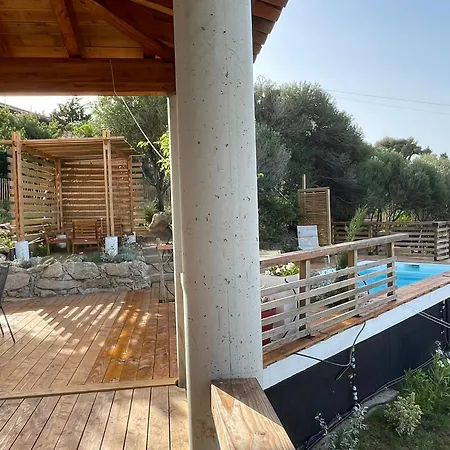 Les Guetalis Du Rocher Et Village 莫纳奇亚道勒内