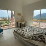 Les Guetalis Du Rocher Et Village Villa