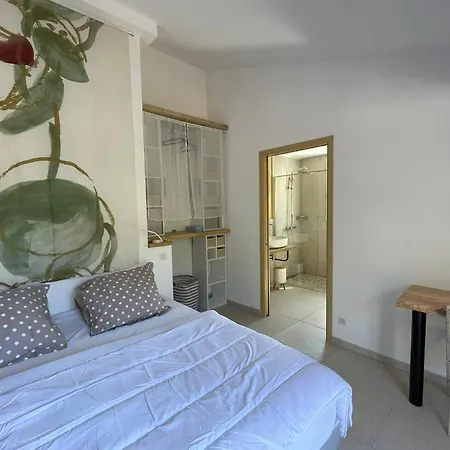 Les Guetalis Du Rocher Et Village * Monacia-d'Aullene