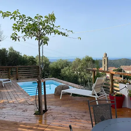 Les Guetalis Du Rocher Et Village