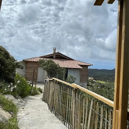 Les Guetalis Du Rocher Et Village Βίλα *