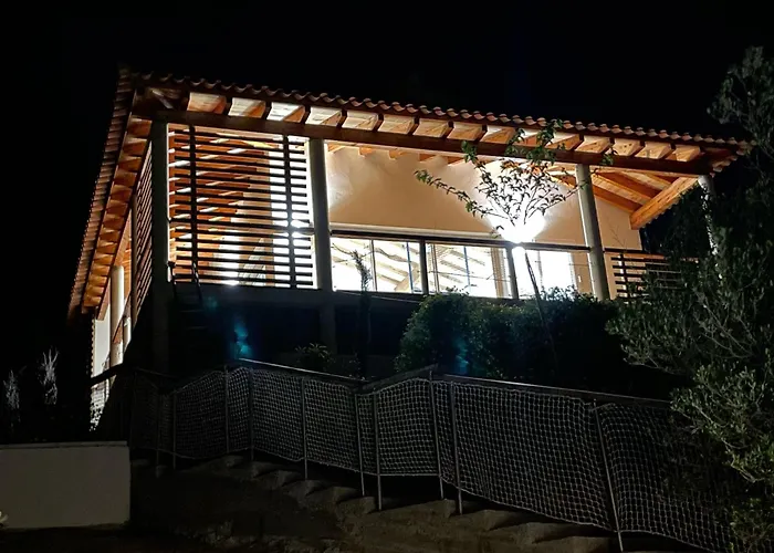 Les Guetalis Du Rocher Et Village וילה *