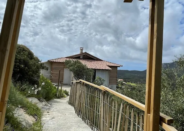 Les Guetalis Du Rocher Et Village וילה *