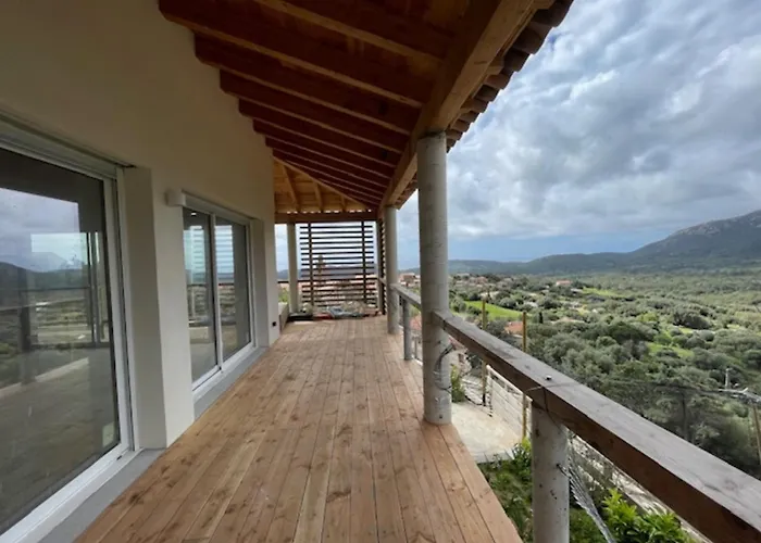 וילה Les Guetalis Du Rocher Et Village מונאצ'ה-ד'אולן