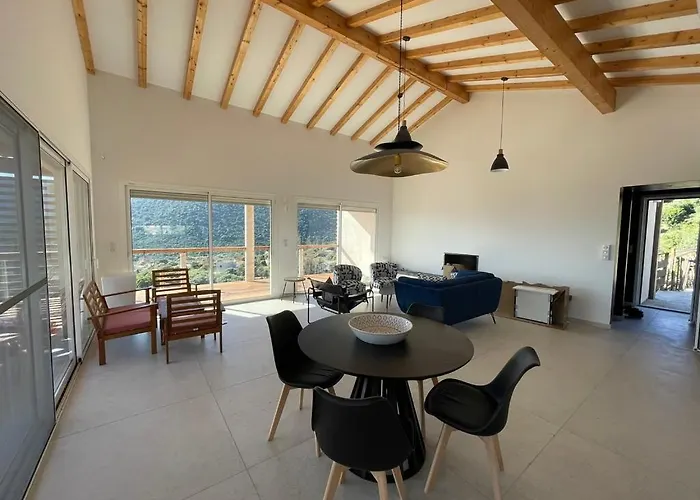 Les Guetalis Du Rocher Et Village * מונאצ'ה-ד'אולן