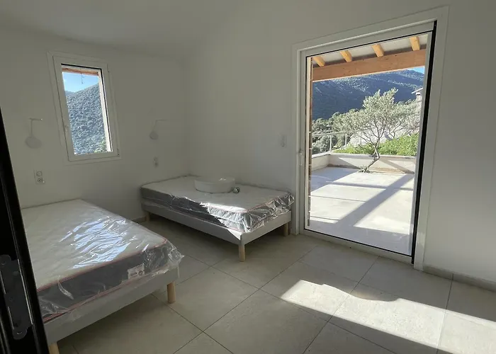 וילה Les Guetalis Du Rocher Et Village מונאצ'ה-ד'אולן