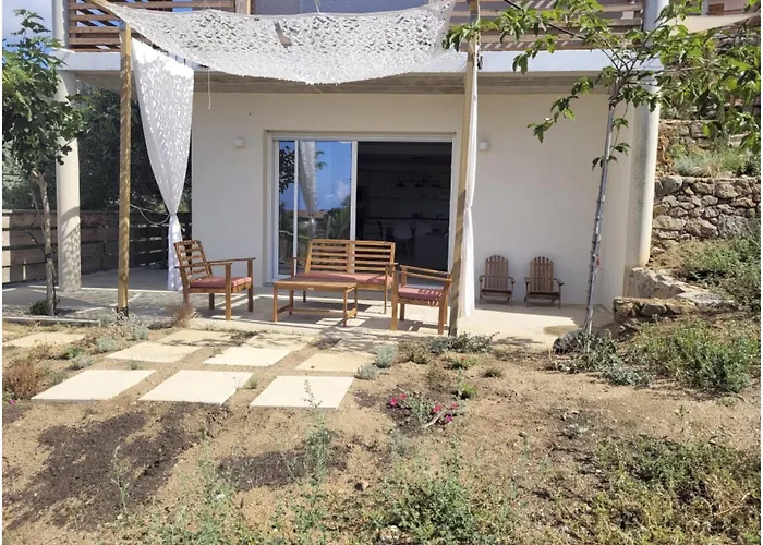 Les Guetalis Du Rocher Et Village וילה