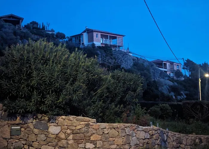 Les Guetalis Du Rocher Et Village וילה מונאצ'ה-ד'אולן