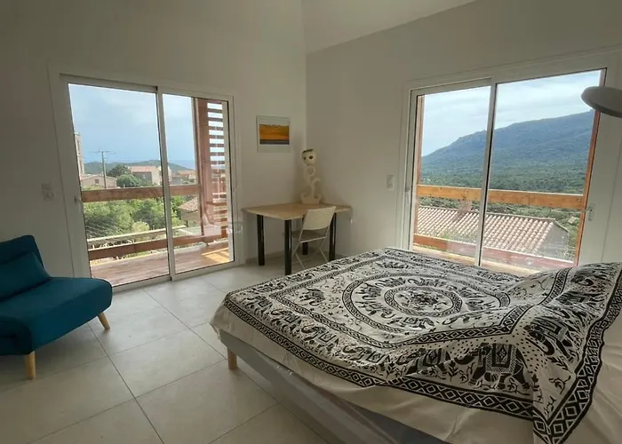 Les Guetalis Du Rocher Et Village וילה *